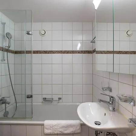 Charming In The Historical Town - Uz 14 Curych