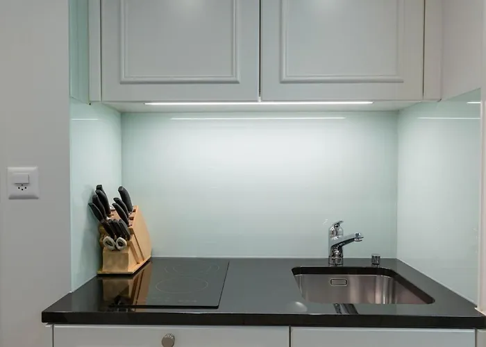 Charming In The Historical Town - Uz 14 Zürih